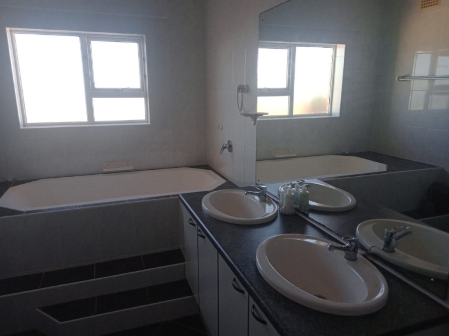 6 Bedroom Property for Sale in Aston Bay Eastern Cape